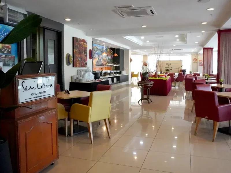 Straits Cafe di Hotel Seri Costa Melaka