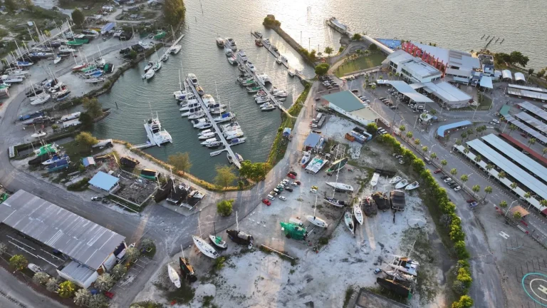 Pemandangan udara MI Pangkor Marina, Lumut, Perak